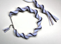 privesek-naramek-2025