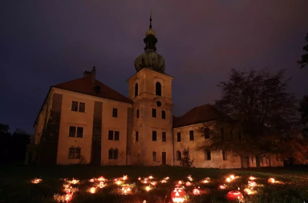 Halloween v zámeckém parku v Doksech 2026
